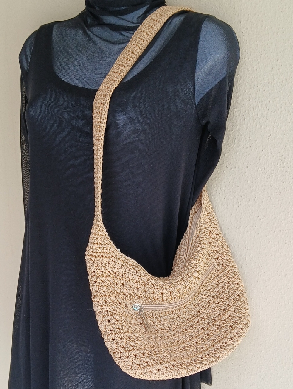 The Sak Shoulder Bag Woven Braided Crochet Straw Slouchy Boho Y2K